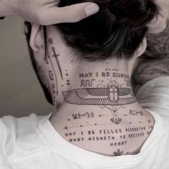 Tatuaże na szyi