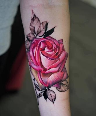 Piękna róża tatuaż