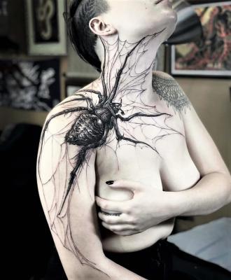 Tatuaż duży pająk