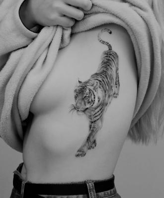 tatuaże damskie tatuaż tygrys